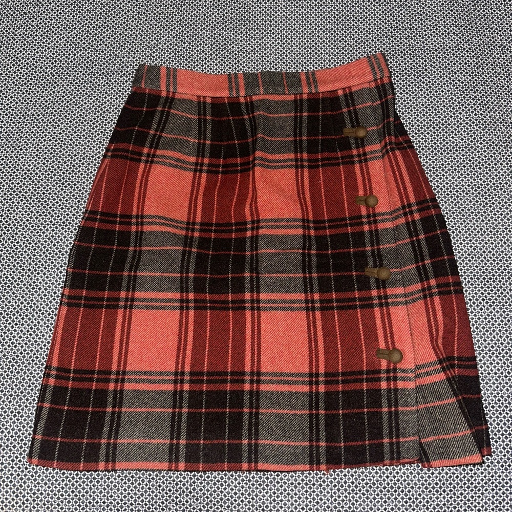 Vintage plaid Button-Accent Skirt in Burnt Orange/Red and Black